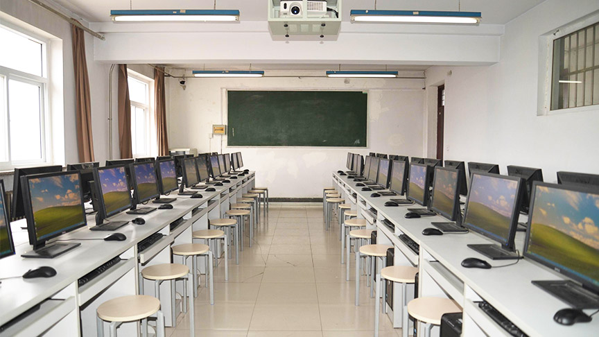 学校机房